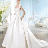 A-line Wedding Dress na may Train