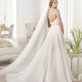 Kasalan ng damit na may bukas na likod mula sa Pronovias