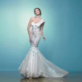 White night dress sirena na may malambot na palda