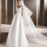 Ang damit na pangkasal mula sa La Sposa ay hindi kahanga-hanga