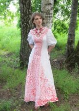 Kasal damit na may burda sa estilo ng Russian