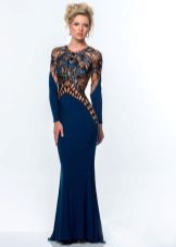 Ang damit na panggabing ni Terani Couture na may top lace