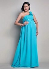 Gabi na damit sa estilo ng Griyego para sa mga buntis na kababaihan