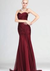 Magdamit ng burgundy na may tela