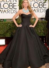 Zac Posen evening dress sa red carpet