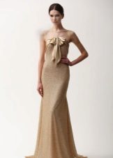 Mga damit na panggabing mula sa Naeem Khan beige