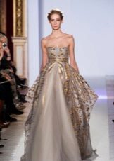 Magnificent evening dress na may gintong trim