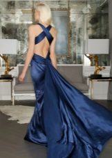 Blue evening dress na may bukas na likod