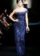 Blue evening dress mula sa Armani