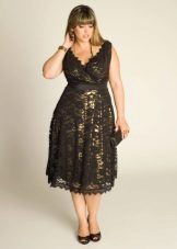 Lace Evening Dress with Contrast Lining