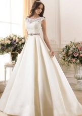 Kasal damit mula sa koleksyon Idylly sa pamamagitan ng Naviblue Bridal