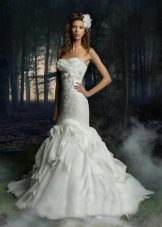 Wedding dress year mula sa koleksyon Secret wishes from gabbiano