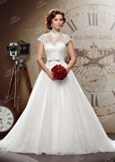 Sarado ang kasuotang pangkasal mula sa Bridal Collection 2014
