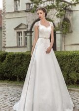 Wedding dress Prague mula sa Armonia
