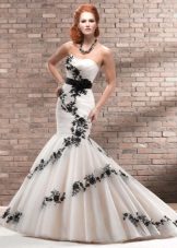 itim na lace wedding dress