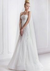 A-line wedding dress na may paha
