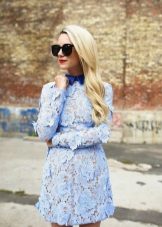 Blue dress na may asul na kwelyo