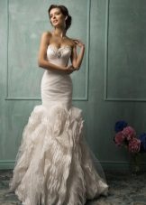 Kasal damit mula sa Amelia Sposa sirena na may malambot na palda