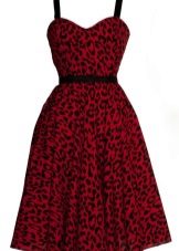 Red dress na may leopard print