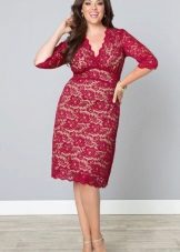 Crimson dress para sa isang buong batang babae