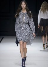 Maikling damit na grey chiffon