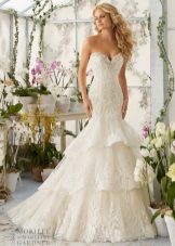 Mermaid wedding dress sa pamamagitan ng brand Mori Lee