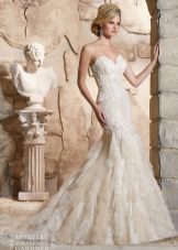 Kasal damit mula sa tatak Mori Lee sa straps