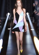 Kulay ng damit na may isang geometric na pattern