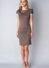 Mocha dress para sa blonde
