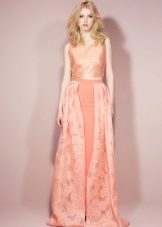 peach dress para sa blonde