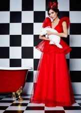 Red organza dress sa sahig