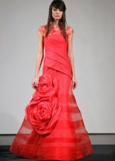 Red wedding dress mula kay Vera Wong