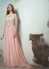 Peach lace dress sa sahig