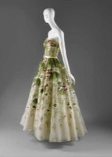 Vintage na damit mula sa Dior na may berdeng pattern