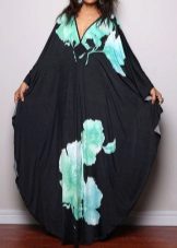 Magsuot ng tunika sa estilo ng oriental na may floral print