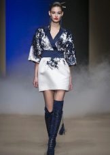 Maikling damit na kimono