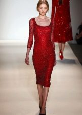 Red dress na may sleeves