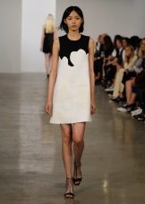 Trapeze dress mula sa neoprene