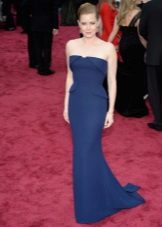Blue dress na may basky at tren