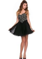 Black evening dress na may paha