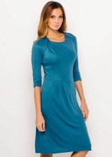 Tatlong-Quarter Raglan Sleeve Dress