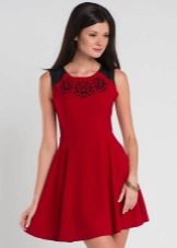 Red short dress na may half sun skirt