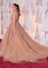 Gabi malambot damit na may tren Jennifer Lopez