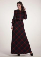 Floor-length na berde-pulang damit