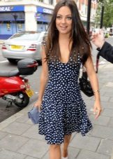 Blue dress na may puting polka tuldok