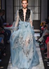 Spring dress sa chiffon floor na may sleeves