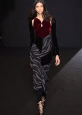 Autumn dress na may mahabang manggas