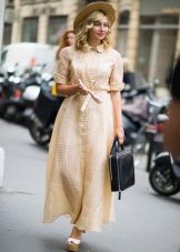 Long dressing gown na may kwelyo