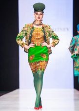 Damit mula sa Pavloposadsky scarves designer Zaitsev