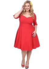 Red dress na may sun skirt para kumpleto